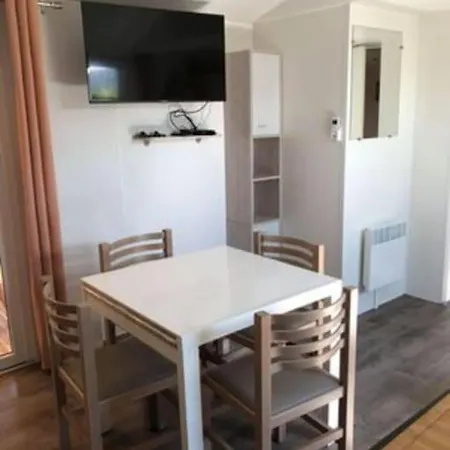 464 Emplacement Prestige Aux Charmettes 4* *