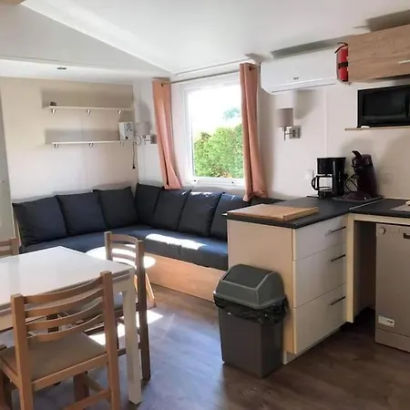 464 Emplacement Prestige Aux Charmettes 4* דירה *