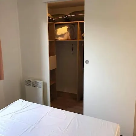 464 Emplacement Prestige Aux Charmettes 4* דירה *